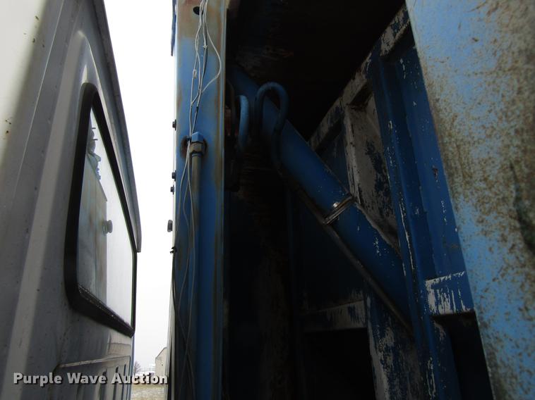 image for item EU9573 1989 Ford LN8000 refuse truck