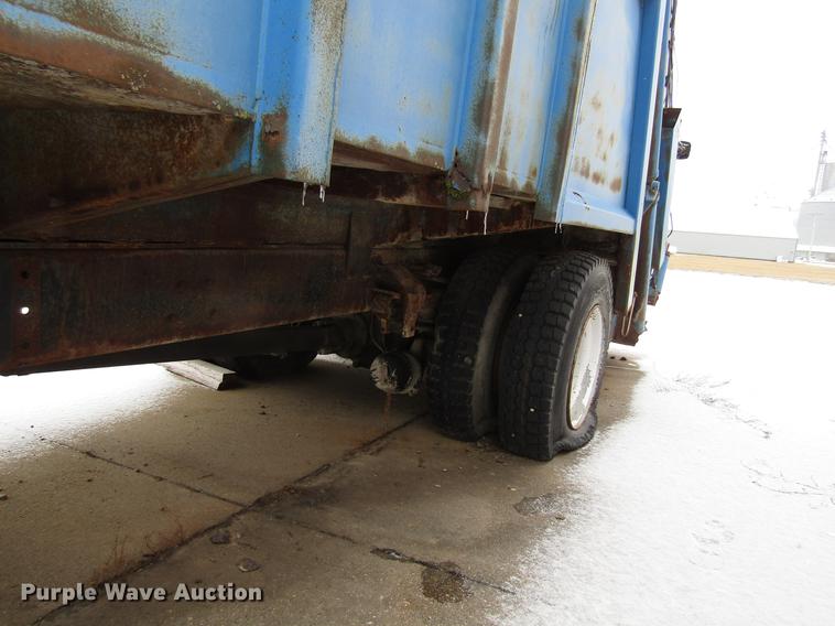 image for item EU9573 1989 Ford LN8000 refuse truck