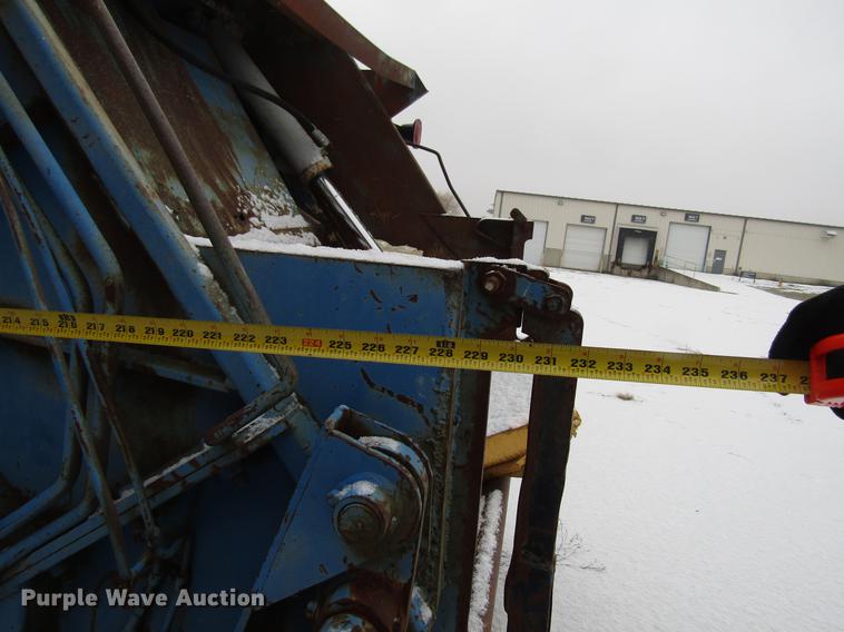 image for item EU9573 1989 Ford LN8000 refuse truck