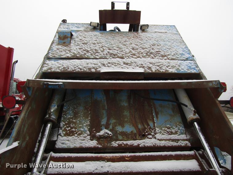 image for item EU9573 1989 Ford LN8000 refuse truck