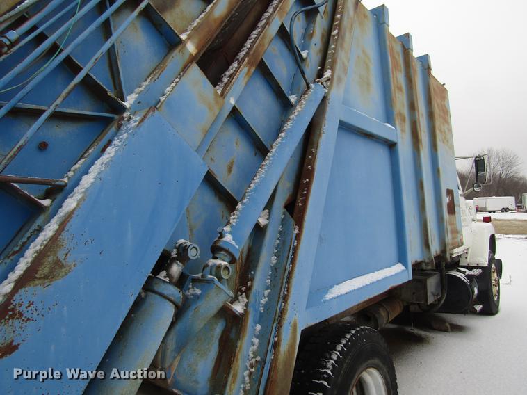 image for item EU9573 1989 Ford LN8000 refuse truck