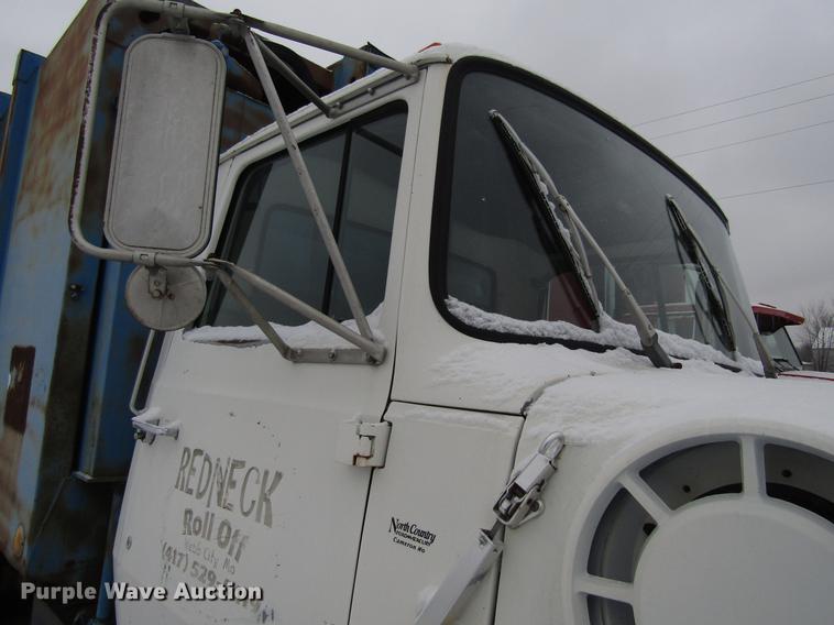 image for item EU9573 1989 Ford LN8000 refuse truck