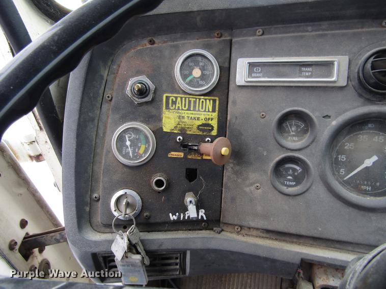 image for item EU9573 1989 Ford LN8000 refuse truck