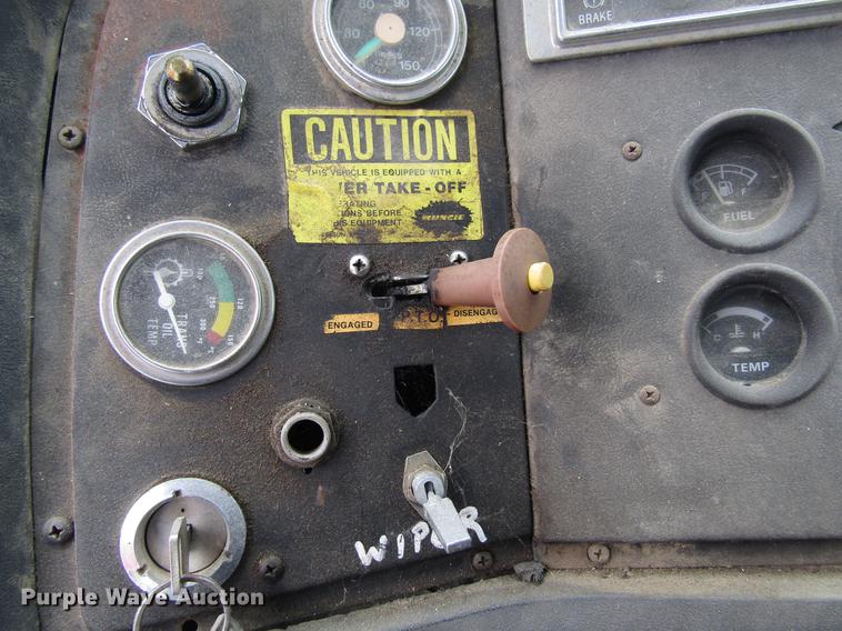 image for item EU9573 1989 Ford LN8000 refuse truck