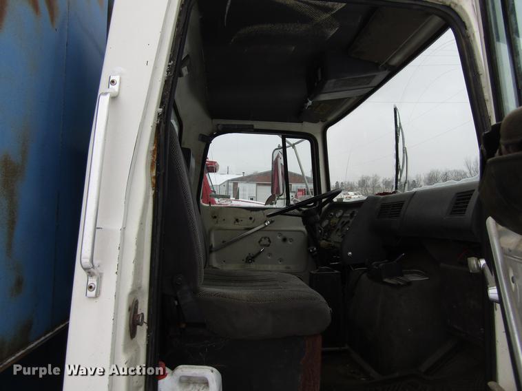 image for item EU9573 1989 Ford LN8000 refuse truck