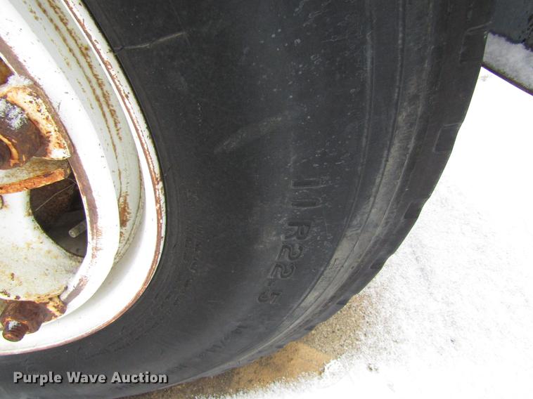 image for item EU9573 1989 Ford LN8000 refuse truck