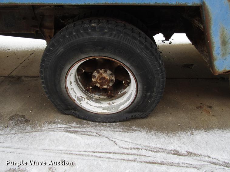 image for item EU9573 1989 Ford LN8000 refuse truck