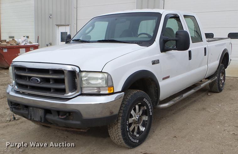 image for item EW9886 2004 Ford F350 Super Duty Crew Cab pickup truck