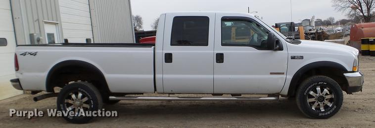 image for item EW9886 2004 Ford F350 Super Duty Crew Cab pickup truck