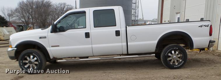 image for item EW9886 2004 Ford F350 Super Duty Crew Cab pickup truck