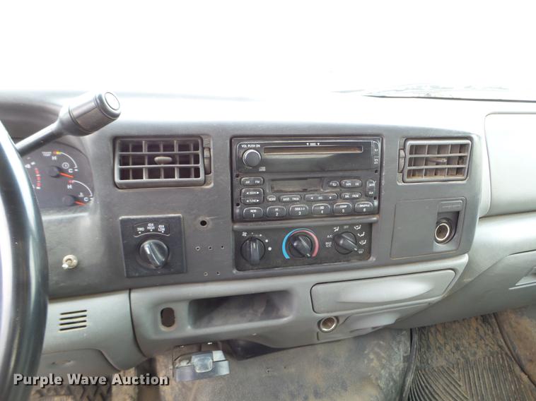 image for item EW9886 2004 Ford F350 Super Duty Crew Cab pickup truck