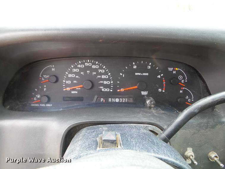 image for item EW9886 2004 Ford F350 Super Duty Crew Cab pickup truck