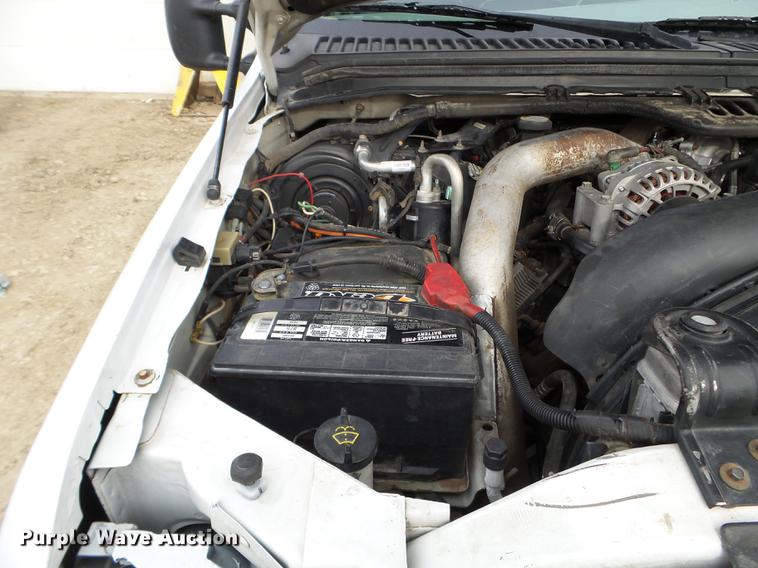 image for item EW9886 2004 Ford F350 Super Duty Crew Cab pickup truck