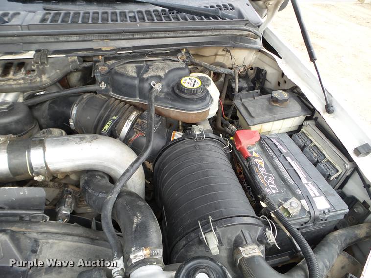 image for item EW9886 2004 Ford F350 Super Duty Crew Cab pickup truck