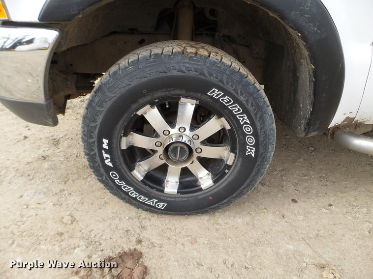 image for item EW9886 2004 Ford F350 Super Duty Crew Cab pickup truck