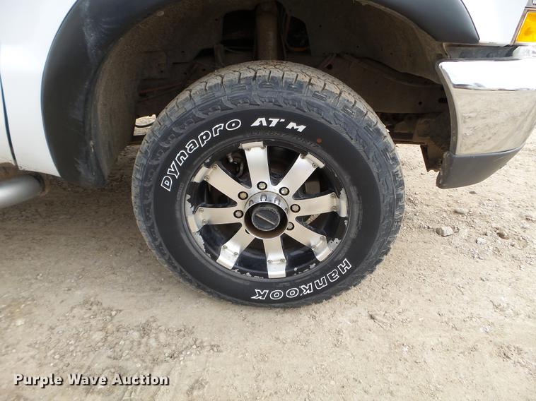 image for item EW9886 2004 Ford F350 Super Duty Crew Cab pickup truck