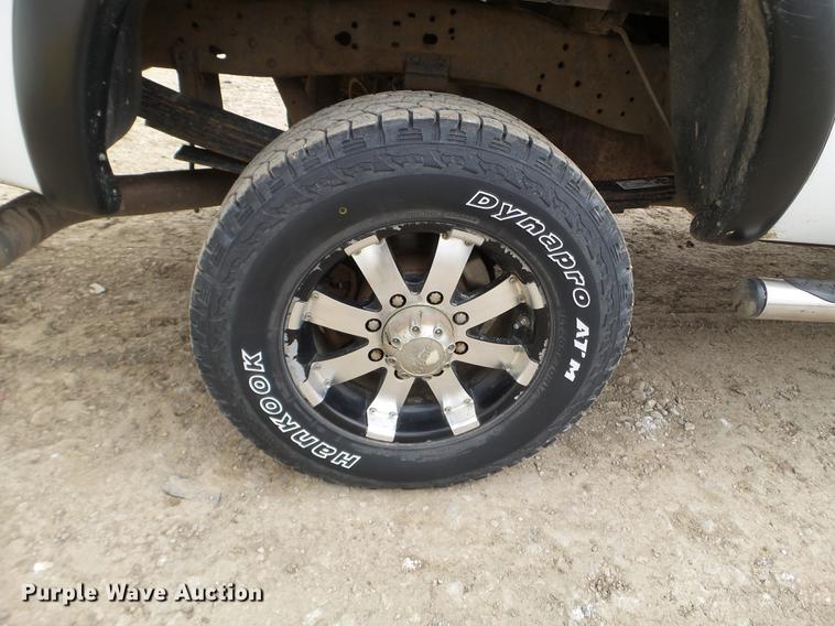 image for item EW9886 2004 Ford F350 Super Duty Crew Cab pickup truck