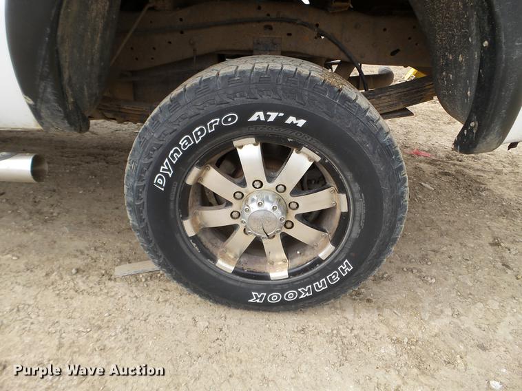 image for item EW9886 2004 Ford F350 Super Duty Crew Cab pickup truck