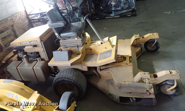 image for item FH9584 Hustler 3400 ZTR lawn mower