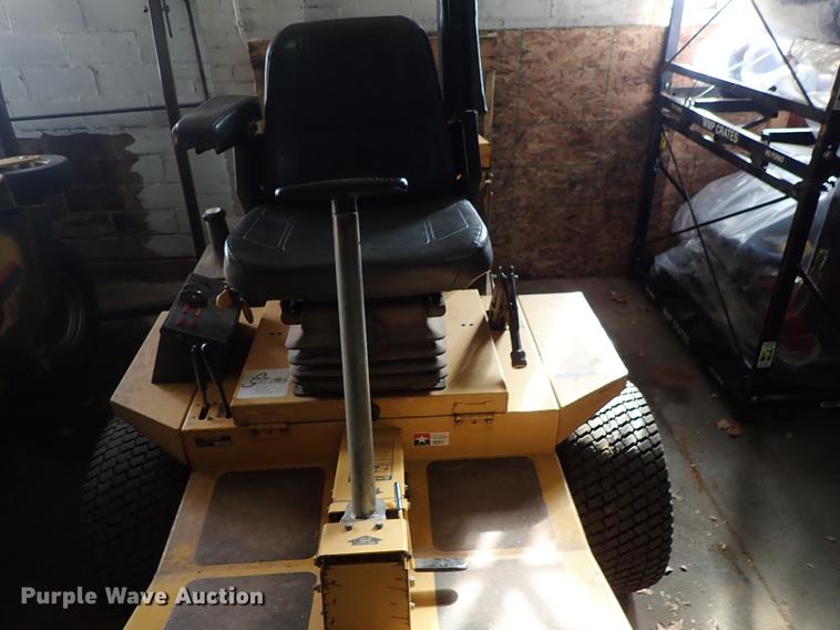 image for item FH9584 Hustler 3400 ZTR lawn mower