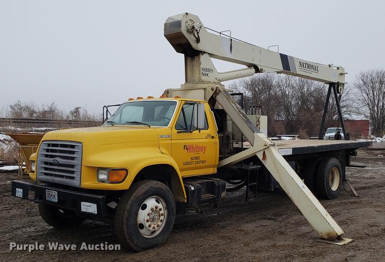 image for item AV9331 1998 Ford F800 crane truck