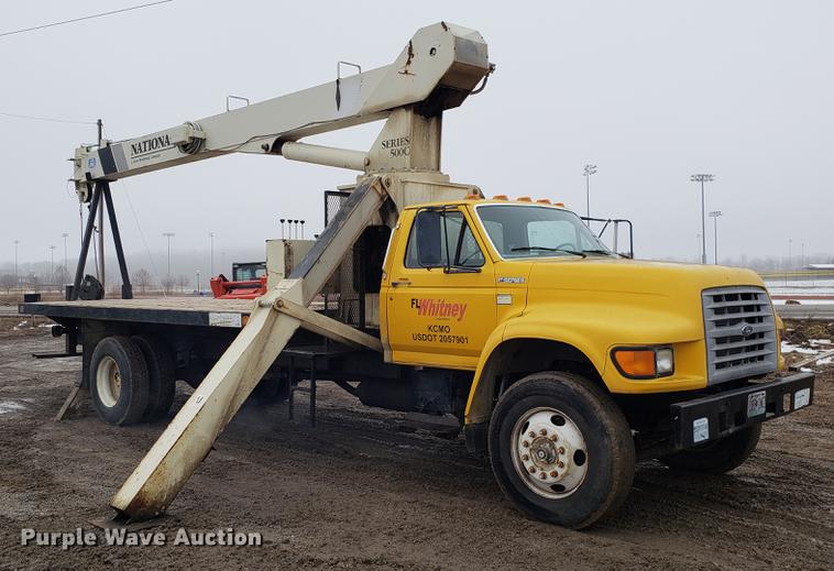 image for item AV9331 1998 Ford F800 crane truck