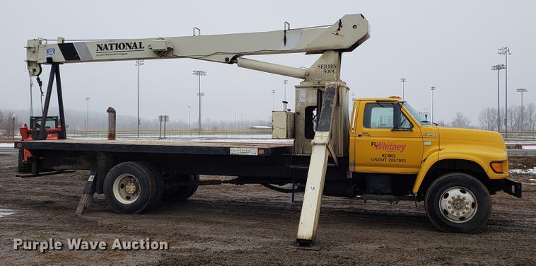 image for item AV9331 1998 Ford F800 crane truck