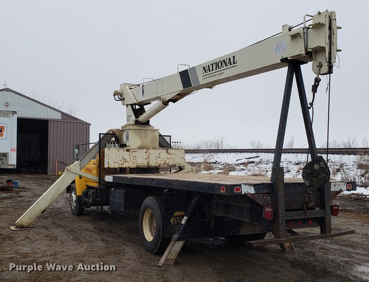 image for item AV9331 1998 Ford F800 crane truck