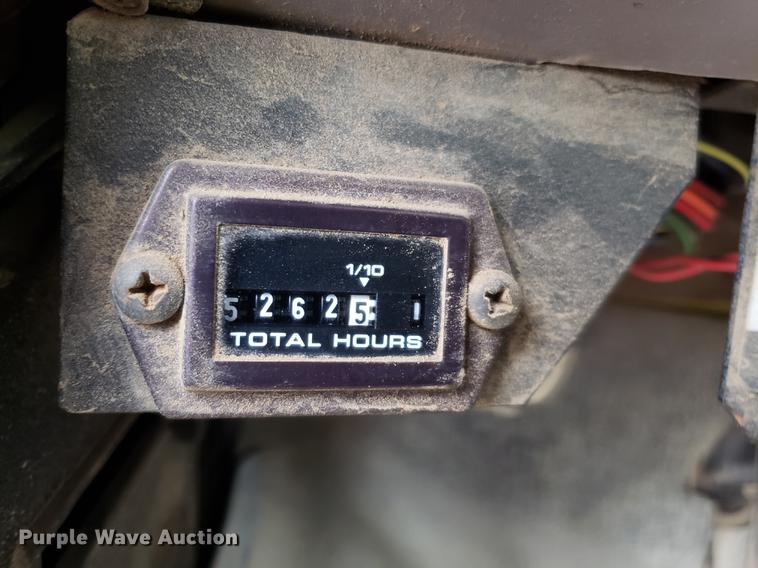 image for item AV9331 1998 Ford F800 crane truck