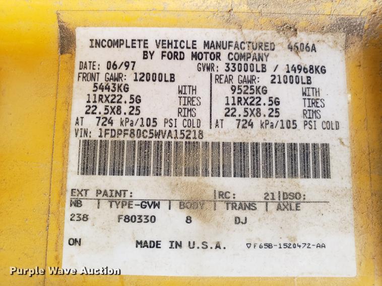 image for item AV9331 1998 Ford F800 crane truck