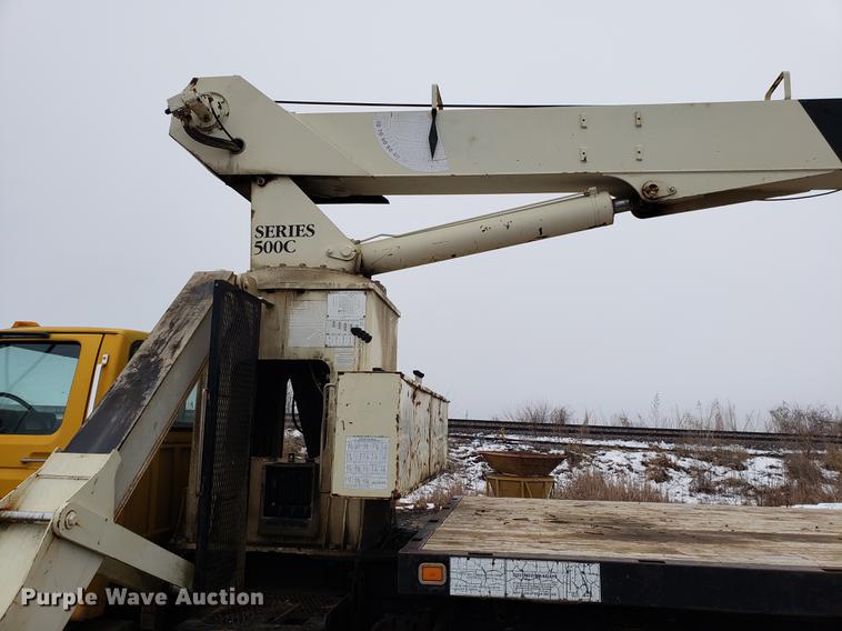 image for item AV9331 1998 Ford F800 crane truck
