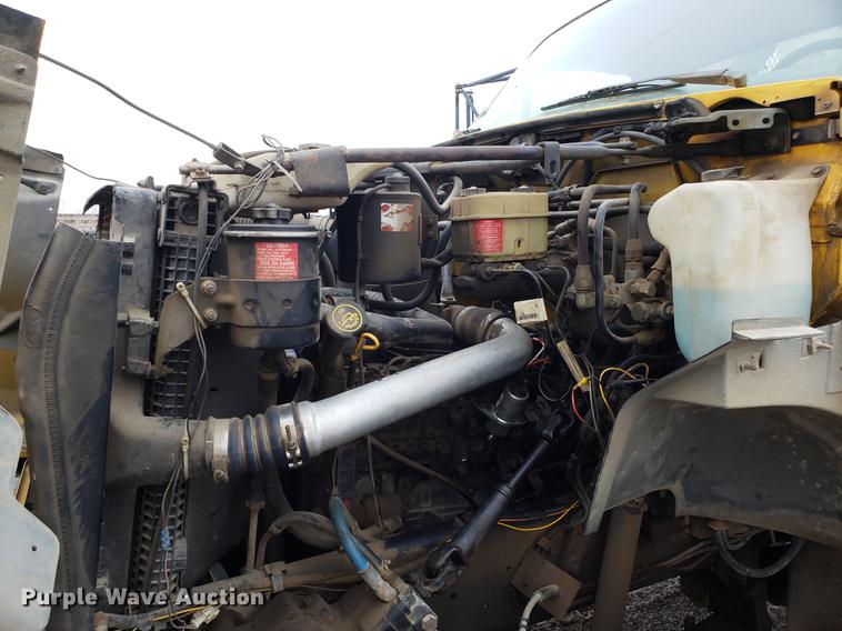 image for item AV9331 1998 Ford F800 crane truck