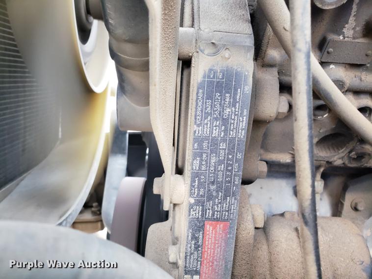 image for item AV9331 1998 Ford F800 crane truck