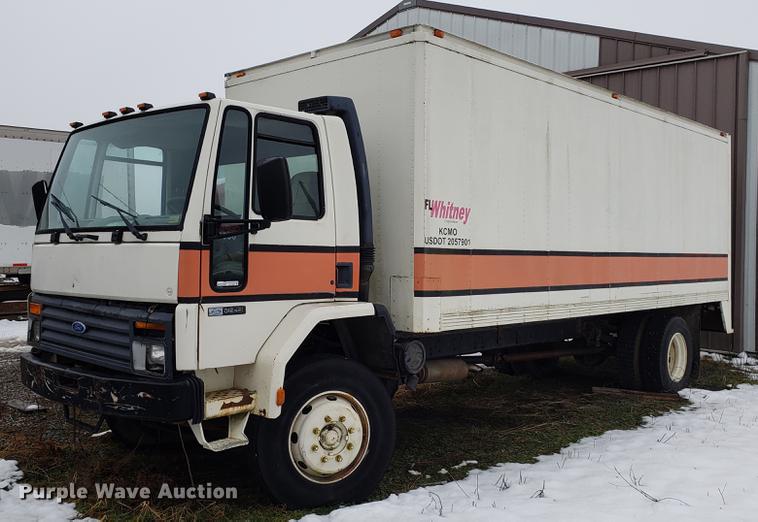 image for item AV9336 1986 Ford CF6000 box truck