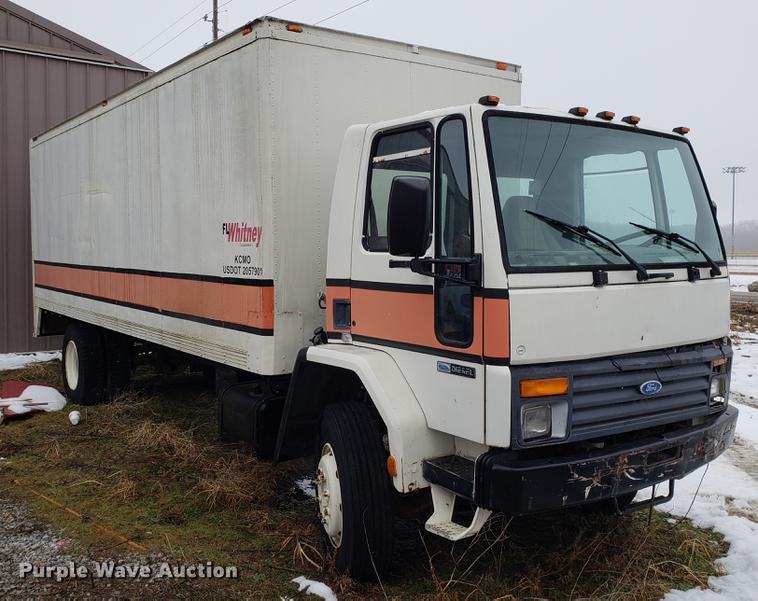 image for item AV9336 1986 Ford CF6000 box truck