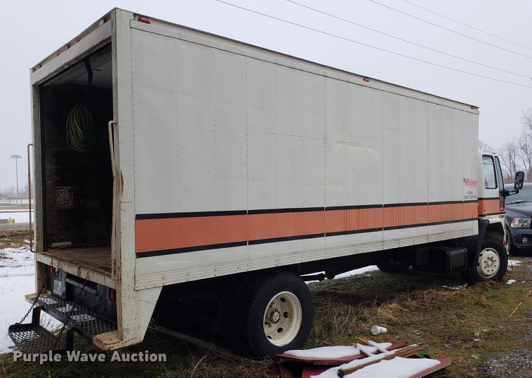 image for item AV9336 1986 Ford CF6000 box truck