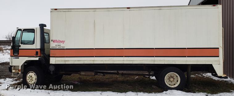 image for item AV9336 1986 Ford CF6000 box truck