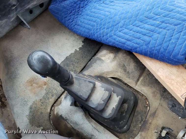 image for item AV9336 1986 Ford CF6000 box truck