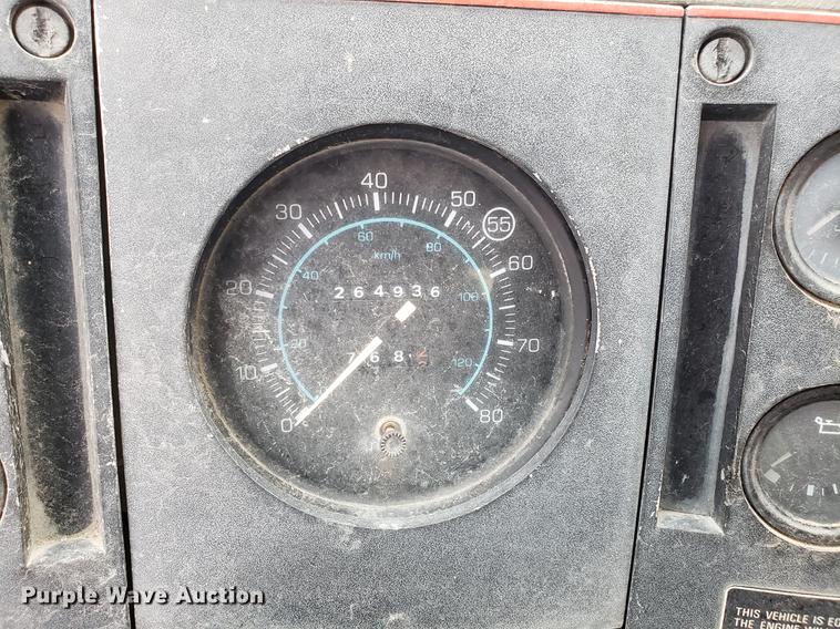 image for item AV9336 1986 Ford CF6000 box truck