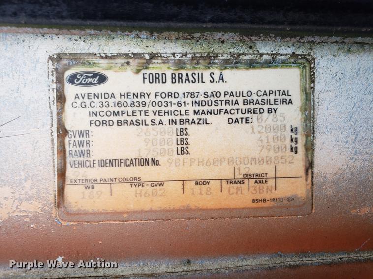 image for item AV9336 1986 Ford CF6000 box truck