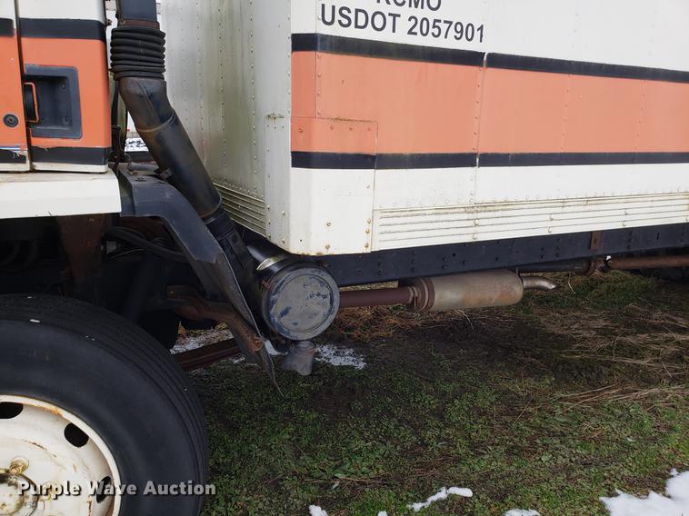 image for item AV9336 1986 Ford CF6000 box truck