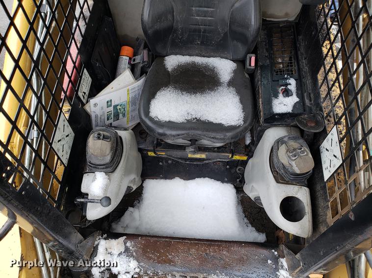 image for item AV9350 2005 Caterpillar 268B skid steer