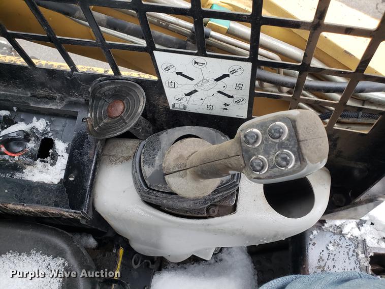 image for item AV9350 2005 Caterpillar 268B skid steer