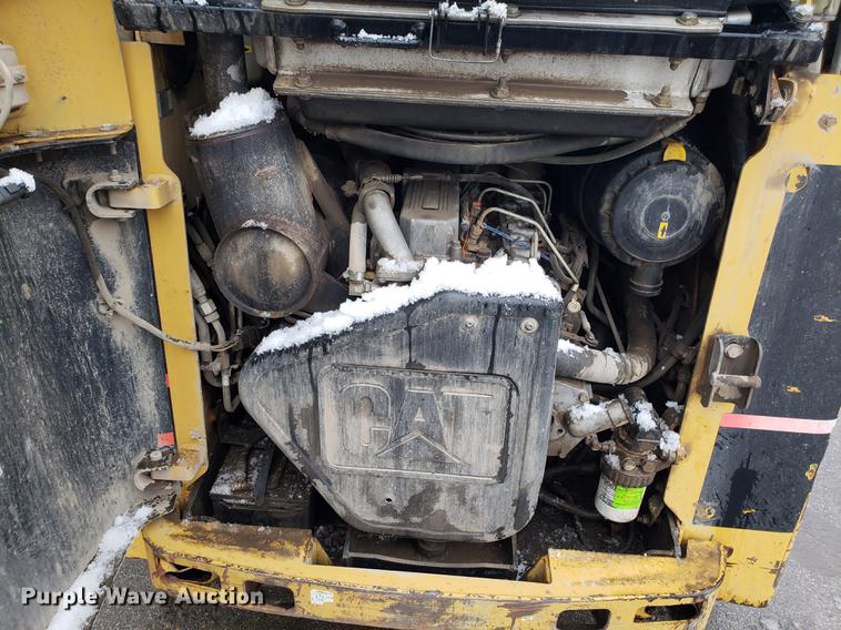 image for item AV9350 2005 Caterpillar 268B skid steer