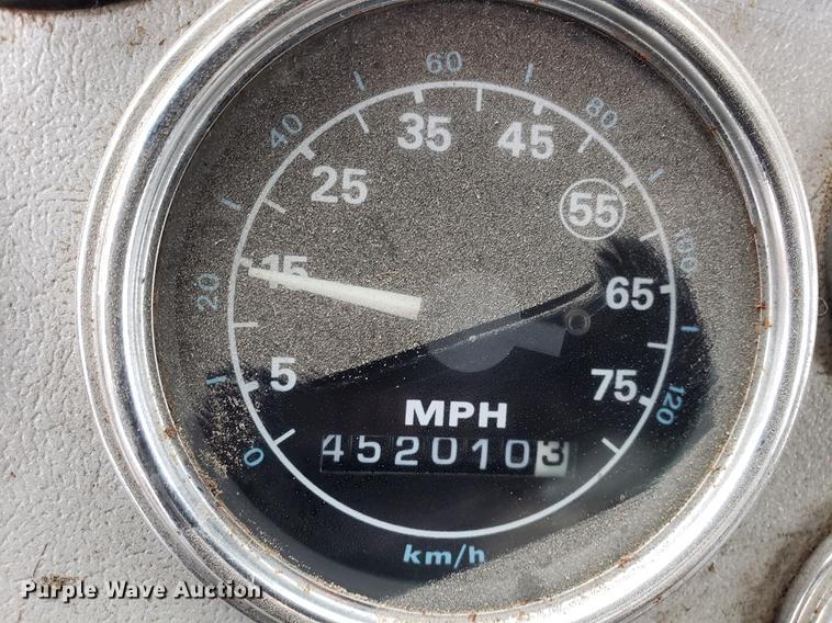 image for item AV9352 1997 Ford L9000 semi truck