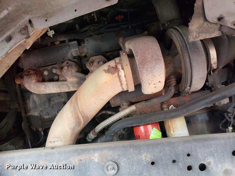 image for item AV9352 1997 Ford L9000 semi truck