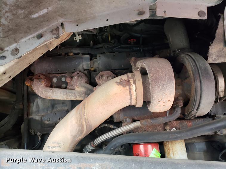 image for item AV9352 1997 Ford L9000 semi truck