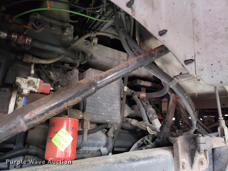 image for item AV9352 1997 Ford L9000 semi truck