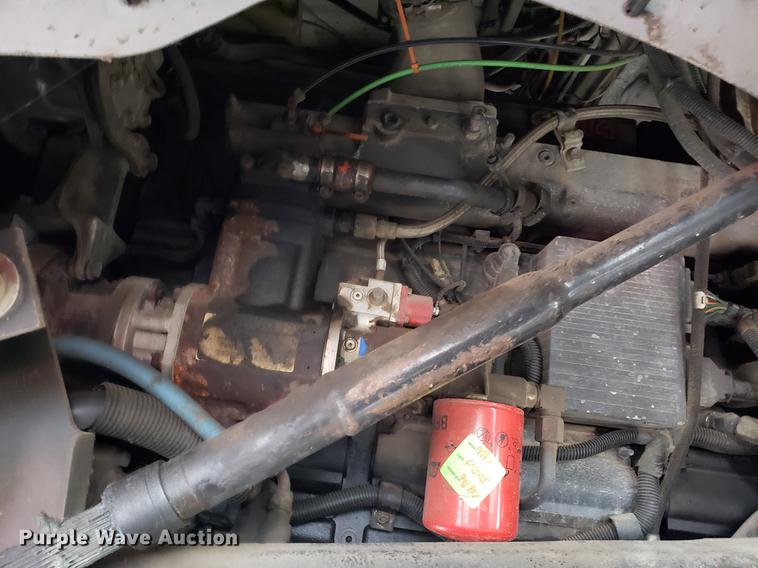 image for item AV9352 1997 Ford L9000 semi truck