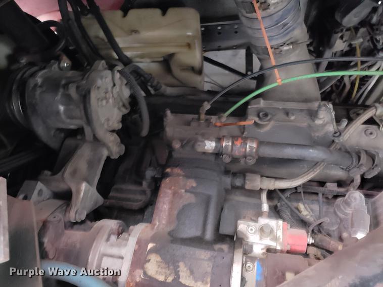 image for item AV9352 1997 Ford L9000 semi truck